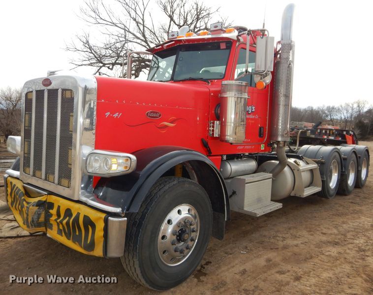 image for item DH4364 2008 Peterbilt 388 semi truck