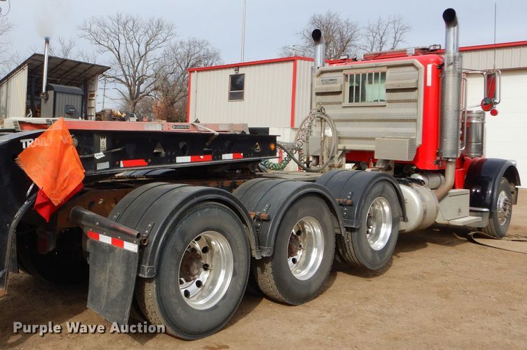 image for item DH4364 2008 Peterbilt 388 semi truck