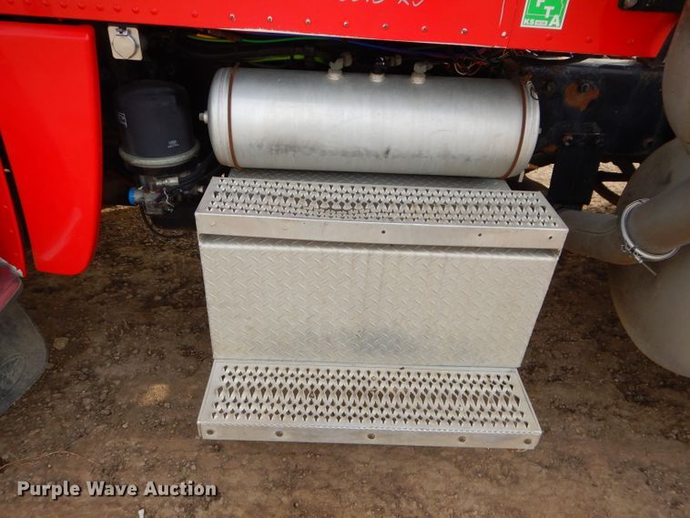 image for item DH4364 2008 Peterbilt 388 semi truck