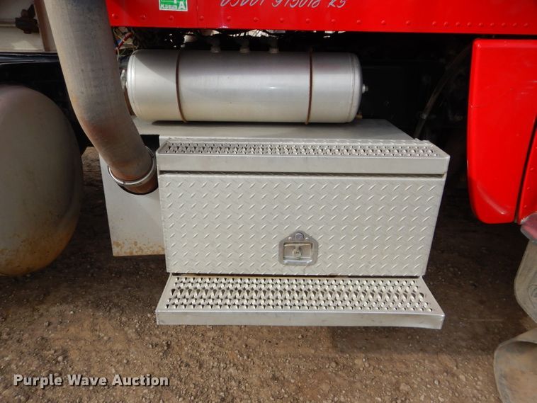 image for item DH4364 2008 Peterbilt 388 semi truck