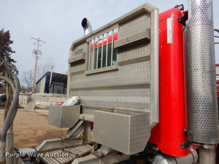 image for item DH4364 2008 Peterbilt 388 semi truck