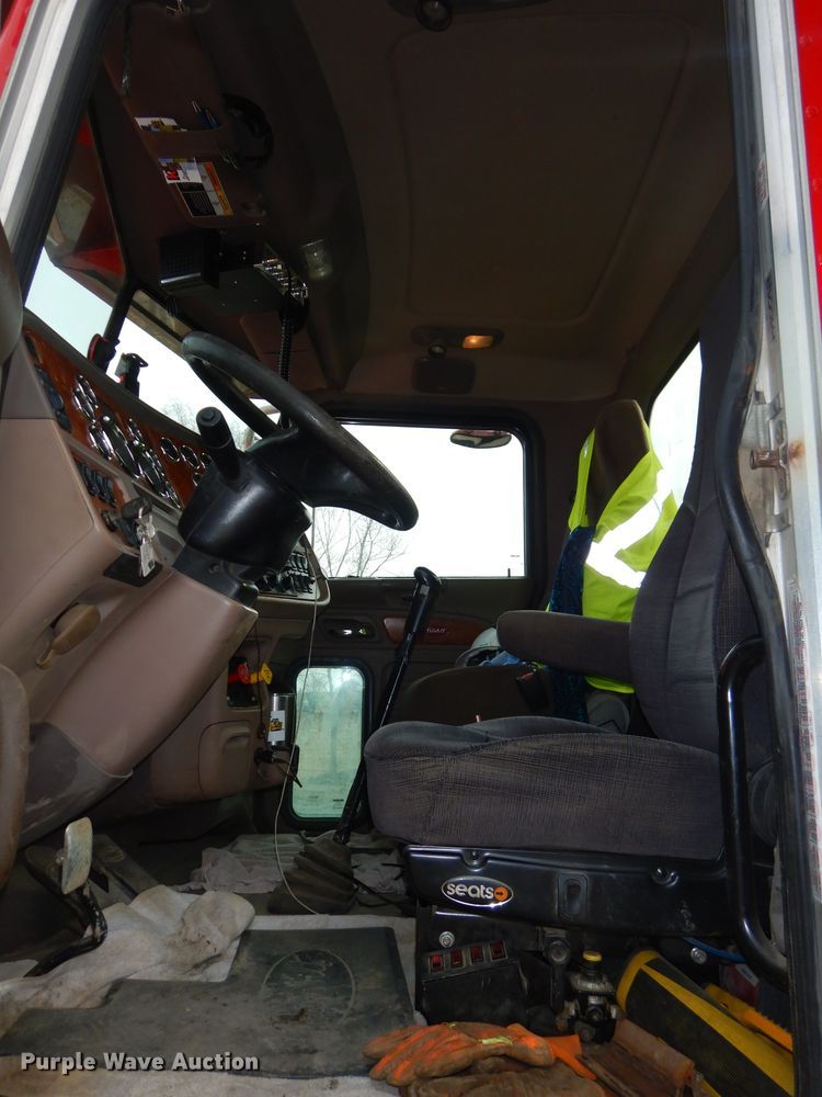 image for item DH4364 2008 Peterbilt 388 semi truck