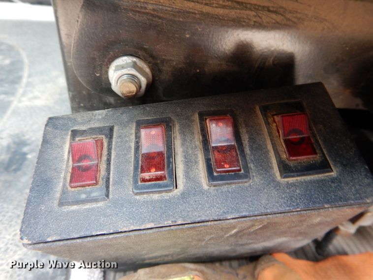 image for item DH4364 2008 Peterbilt 388 semi truck