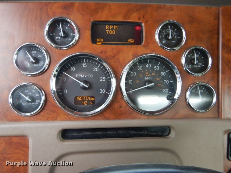 image for item DH4364 2008 Peterbilt 388 semi truck