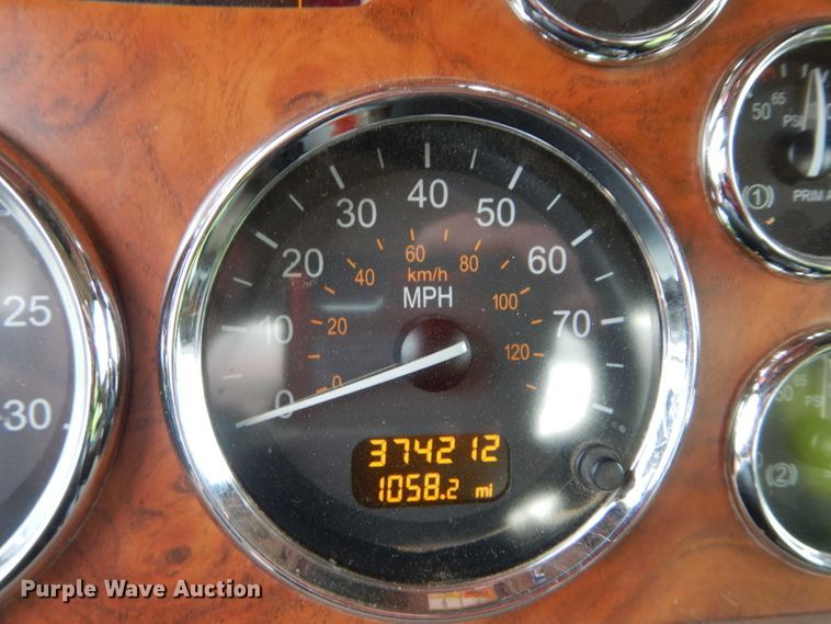 image for item DH4364 2008 Peterbilt 388 semi truck