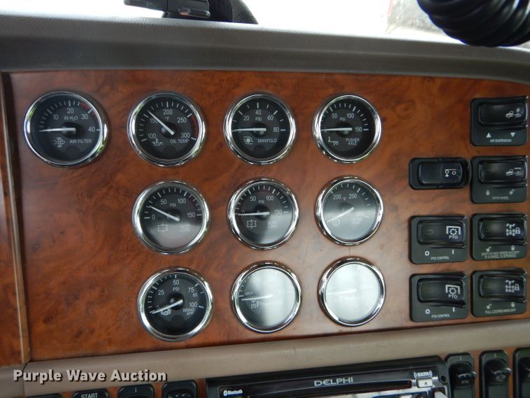 image for item DH4364 2008 Peterbilt 388 semi truck