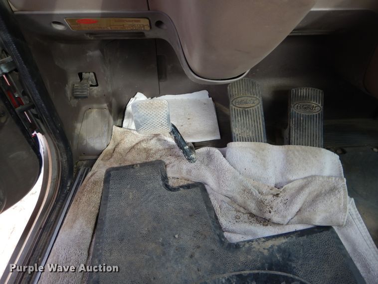 image for item DH4364 2008 Peterbilt 388 semi truck