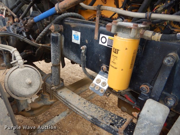 image for item DH4364 2008 Peterbilt 388 semi truck