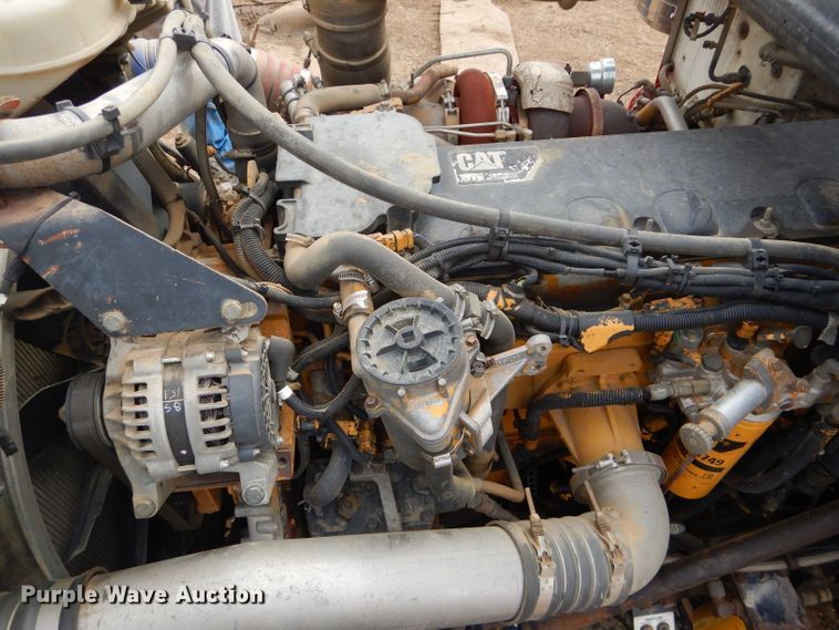 image for item DH4364 2008 Peterbilt 388 semi truck