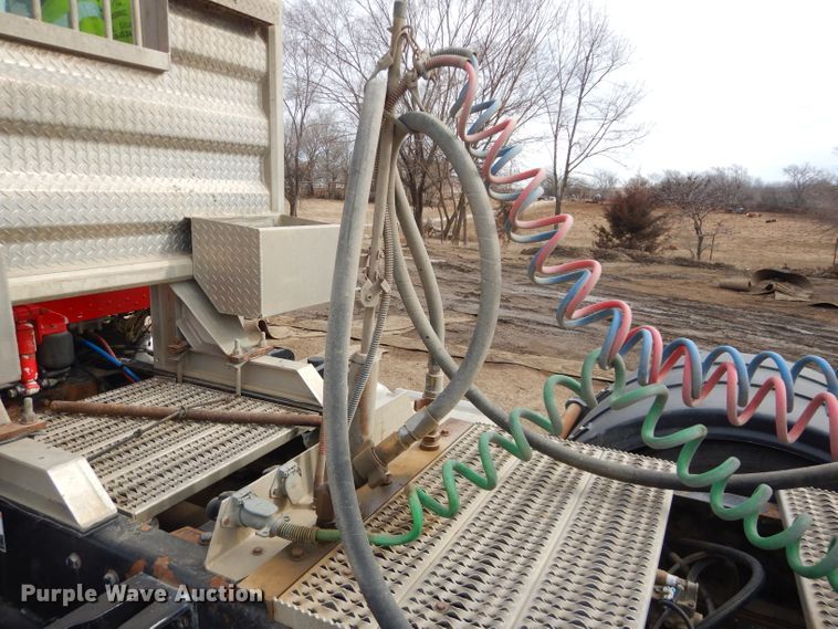 image for item DH4364 2008 Peterbilt 388 semi truck