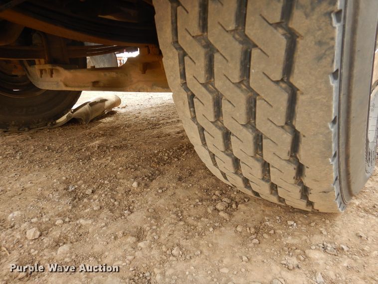 image for item DH4364 2008 Peterbilt 388 semi truck