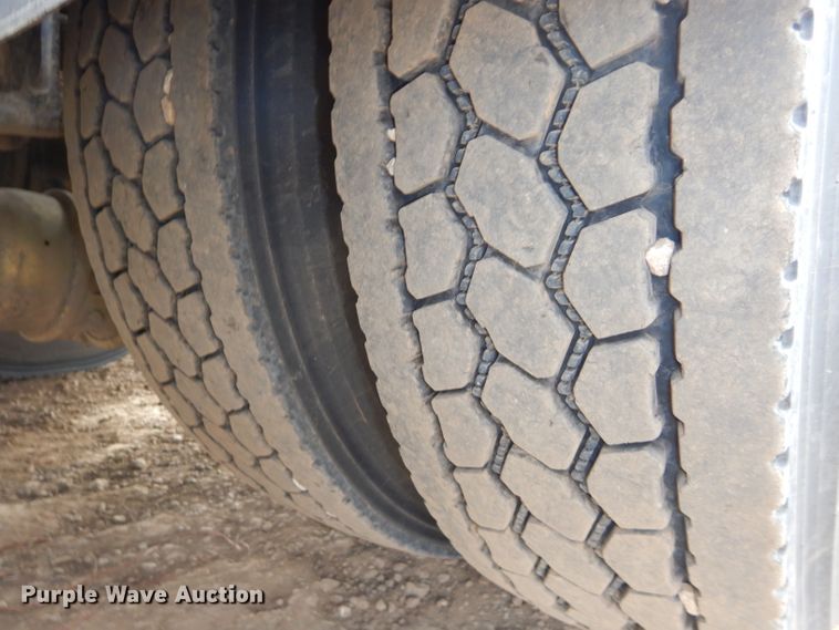 image for item DH4364 2008 Peterbilt 388 semi truck