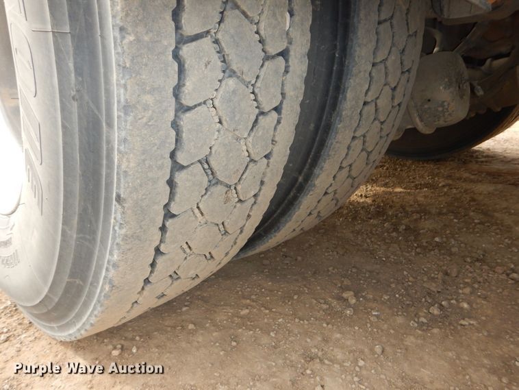 image for item DH4364 2008 Peterbilt 388 semi truck