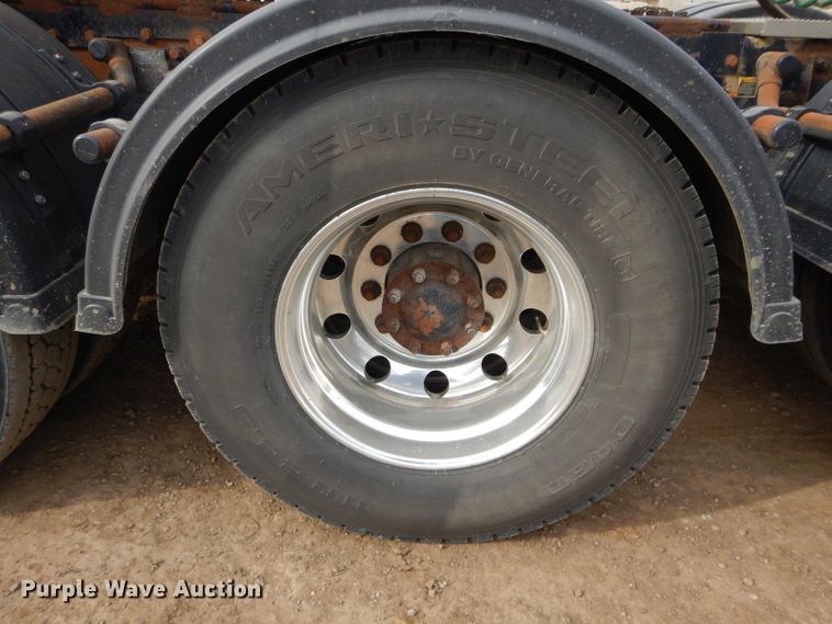 image for item DH4364 2008 Peterbilt 388 semi truck