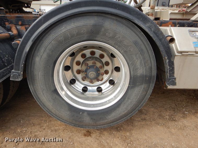 image for item DH4364 2008 Peterbilt 388 semi truck