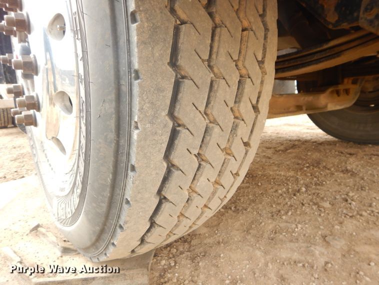 image for item DH4364 2008 Peterbilt 388 semi truck