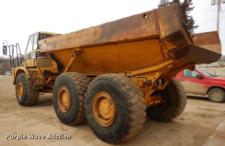 image for item DH4365 2003 Caterpillar 725 haul truck