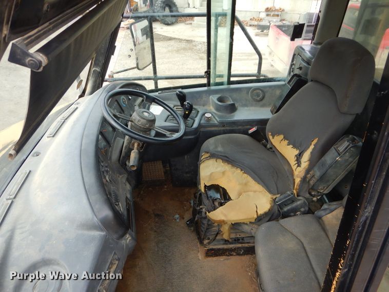 image for item DH4365 2003 Caterpillar 725 haul truck