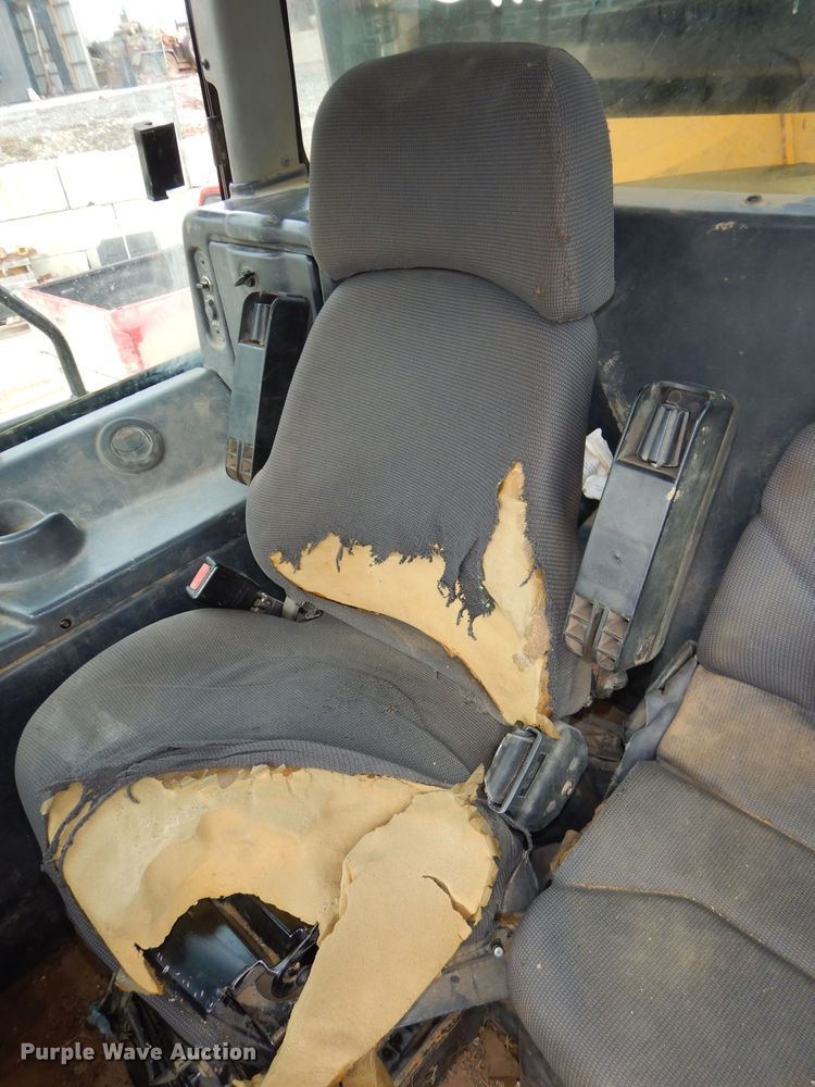 image for item DH4365 2003 Caterpillar 725 haul truck