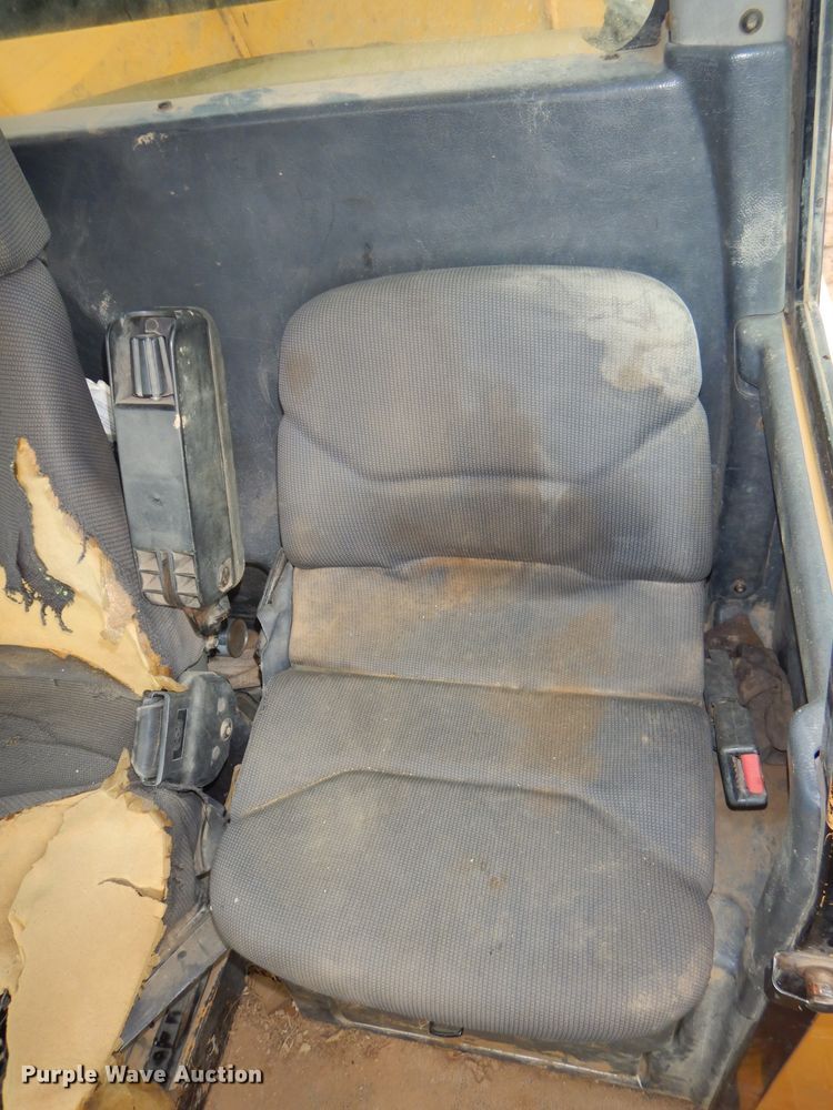 image for item DH4365 2003 Caterpillar 725 haul truck