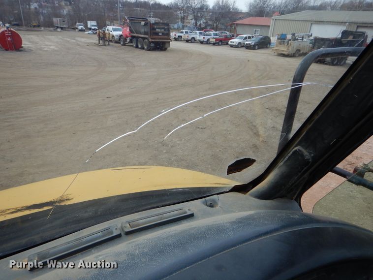 image for item DH4365 2003 Caterpillar 725 haul truck