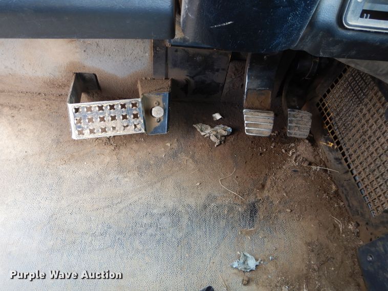 image for item DH4365 2003 Caterpillar 725 haul truck