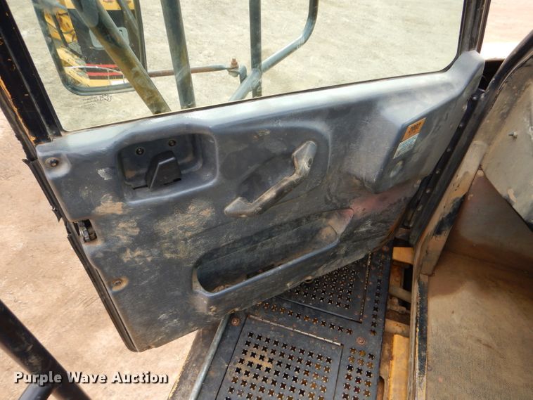 image for item DH4365 2003 Caterpillar 725 haul truck