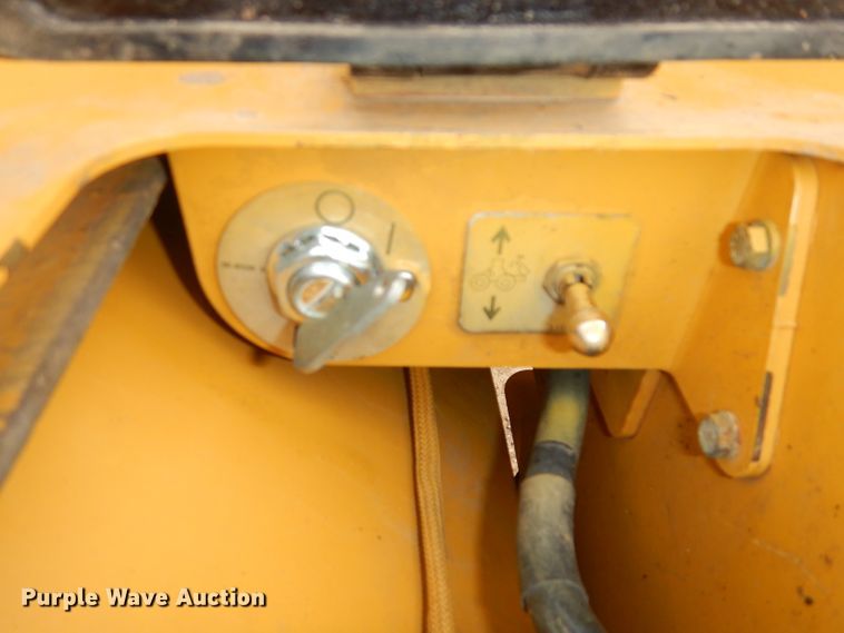 image for item DH4365 2003 Caterpillar 725 haul truck