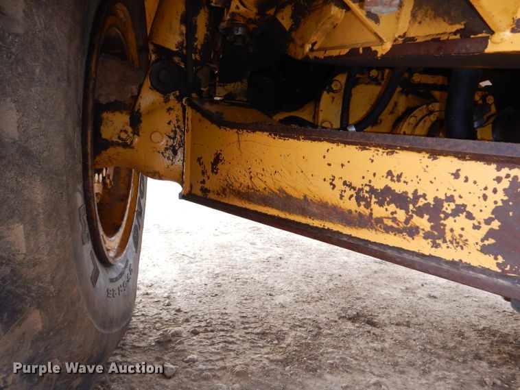 image for item DH4365 2003 Caterpillar 725 haul truck