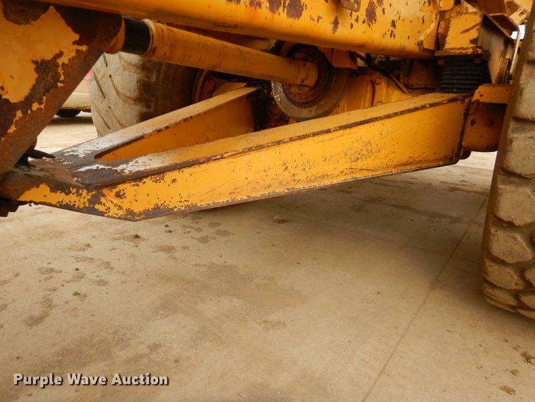 image for item DH4365 2003 Caterpillar 725 haul truck