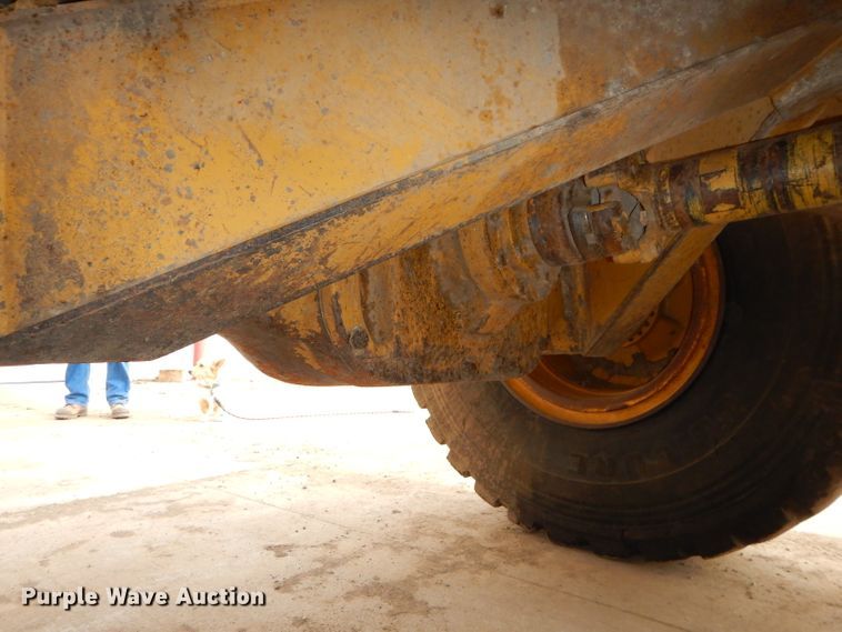 image for item DH4365 2003 Caterpillar 725 haul truck