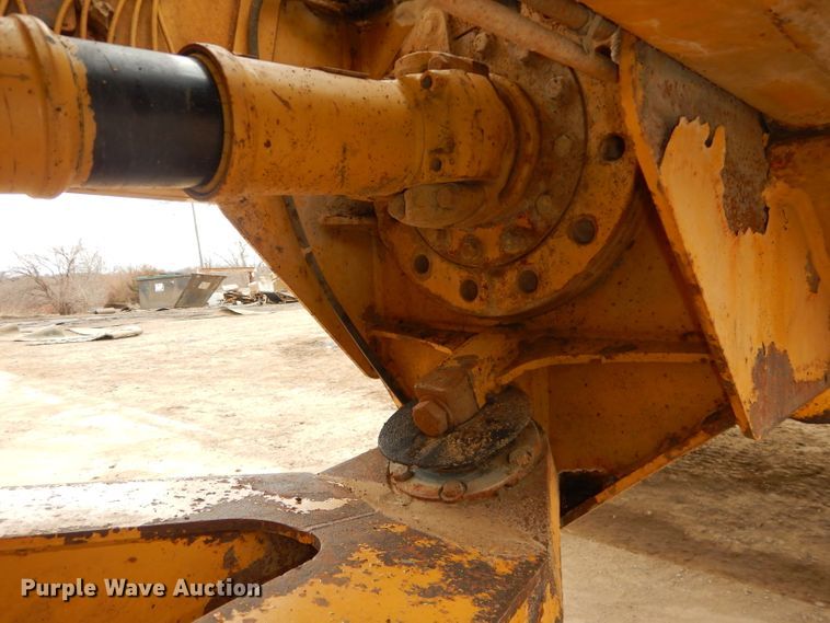 image for item DH4365 2003 Caterpillar 725 haul truck