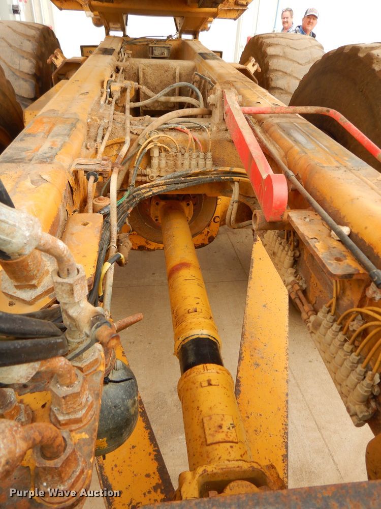 image for item DH4365 2003 Caterpillar 725 haul truck