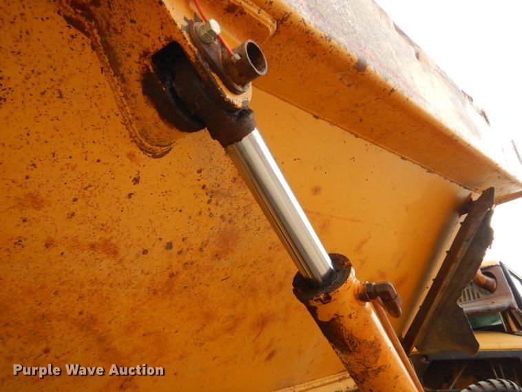 image for item DH4365 2003 Caterpillar 725 haul truck