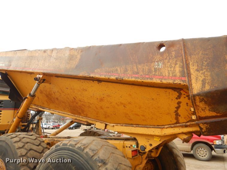 image for item DH4365 2003 Caterpillar 725 haul truck