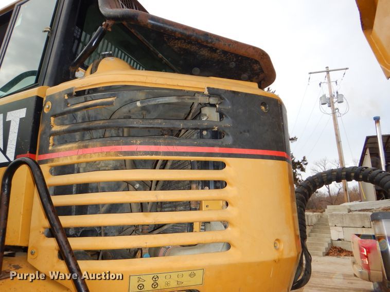 image for item DH4365 2003 Caterpillar 725 haul truck