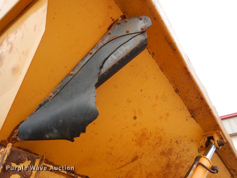 image for item DH4365 2003 Caterpillar 725 haul truck