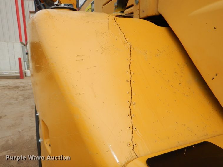 image for item DH4365 2003 Caterpillar 725 haul truck