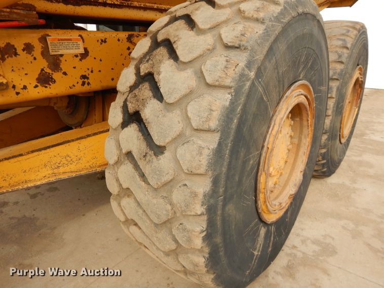 image for item DH4365 2003 Caterpillar 725 haul truck