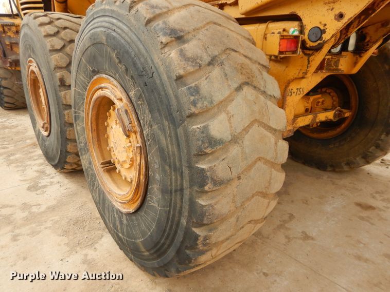 image for item DH4365 2003 Caterpillar 725 haul truck