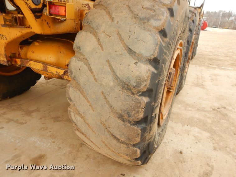 image for item DH4365 2003 Caterpillar 725 haul truck