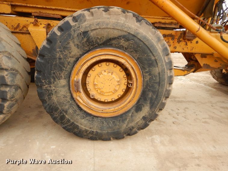 image for item DH4365 2003 Caterpillar 725 haul truck