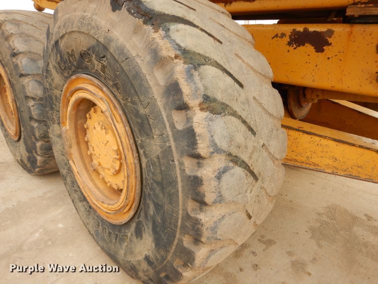 image for item DH4365 2003 Caterpillar 725 haul truck
