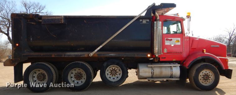 image for item DH4366 2001 Kenworth T800 dump truck