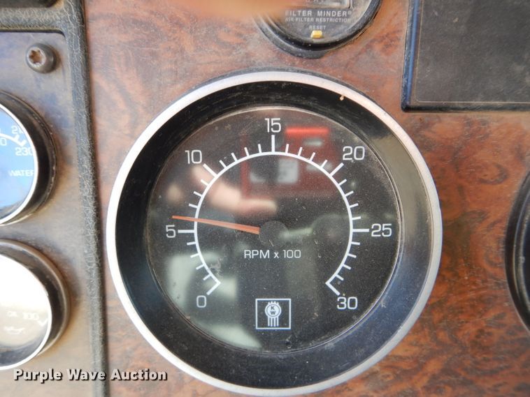 image for item DH4366 2001 Kenworth T800 dump truck