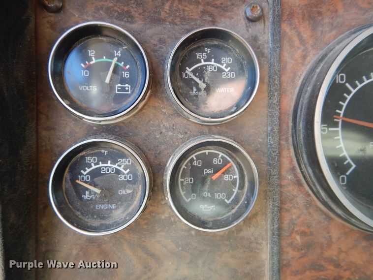 image for item DH4366 2001 Kenworth T800 dump truck