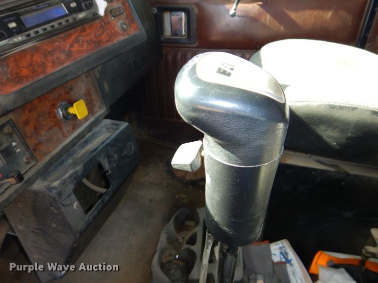 image for item DH4366 2001 Kenworth T800 dump truck