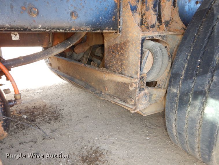 image for item DH4366 2001 Kenworth T800 dump truck