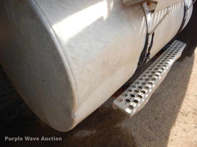 image for item DH4366 2001 Kenworth T800 dump truck