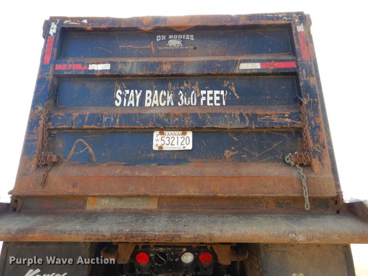 image for item DH4366 2001 Kenworth T800 dump truck